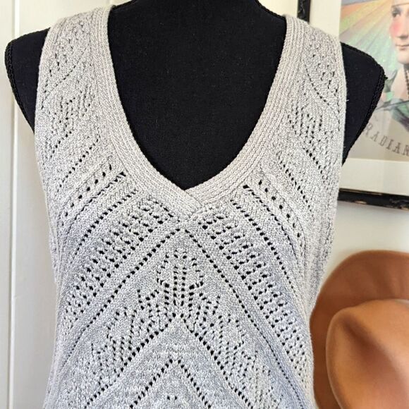 White House Black Market Metallic Sweater Vest XS Coastal Chic Preppy Glitter - Picture 4 of 12